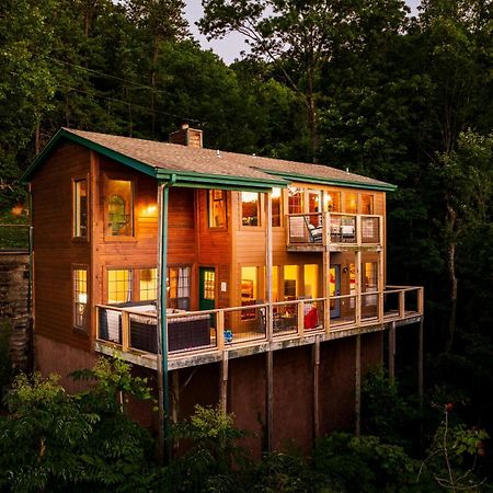 فيلا Elevista - Quaint&Private-Views-Hottub-Pooltable-Bears-3 Clubhouse Pools جاتلينبرج المظهر الخارجي الصورة