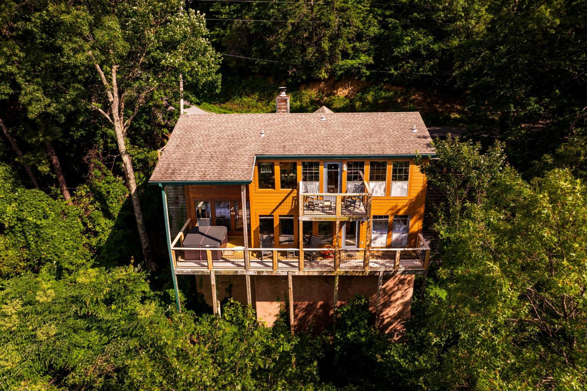 فيلا Elevista - Quaint&Private-Views-Hottub-Pooltable-Bears-3 Clubhouse Pools جاتلينبرج المظهر الخارجي الصورة