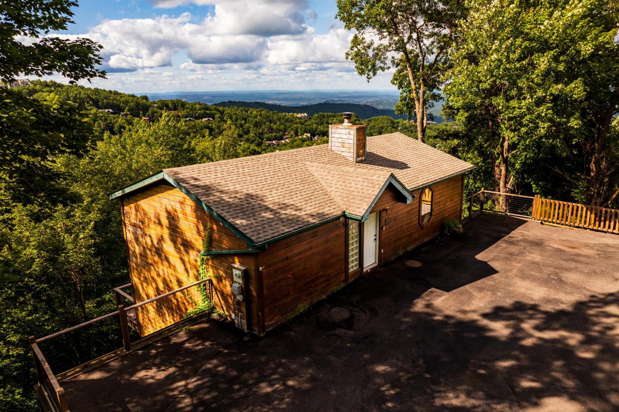 فيلا Elevista - Quaint&Private-Views-Hottub-Pooltable-Bears-3 Clubhouse Pools جاتلينبرج المظهر الخارجي الصورة