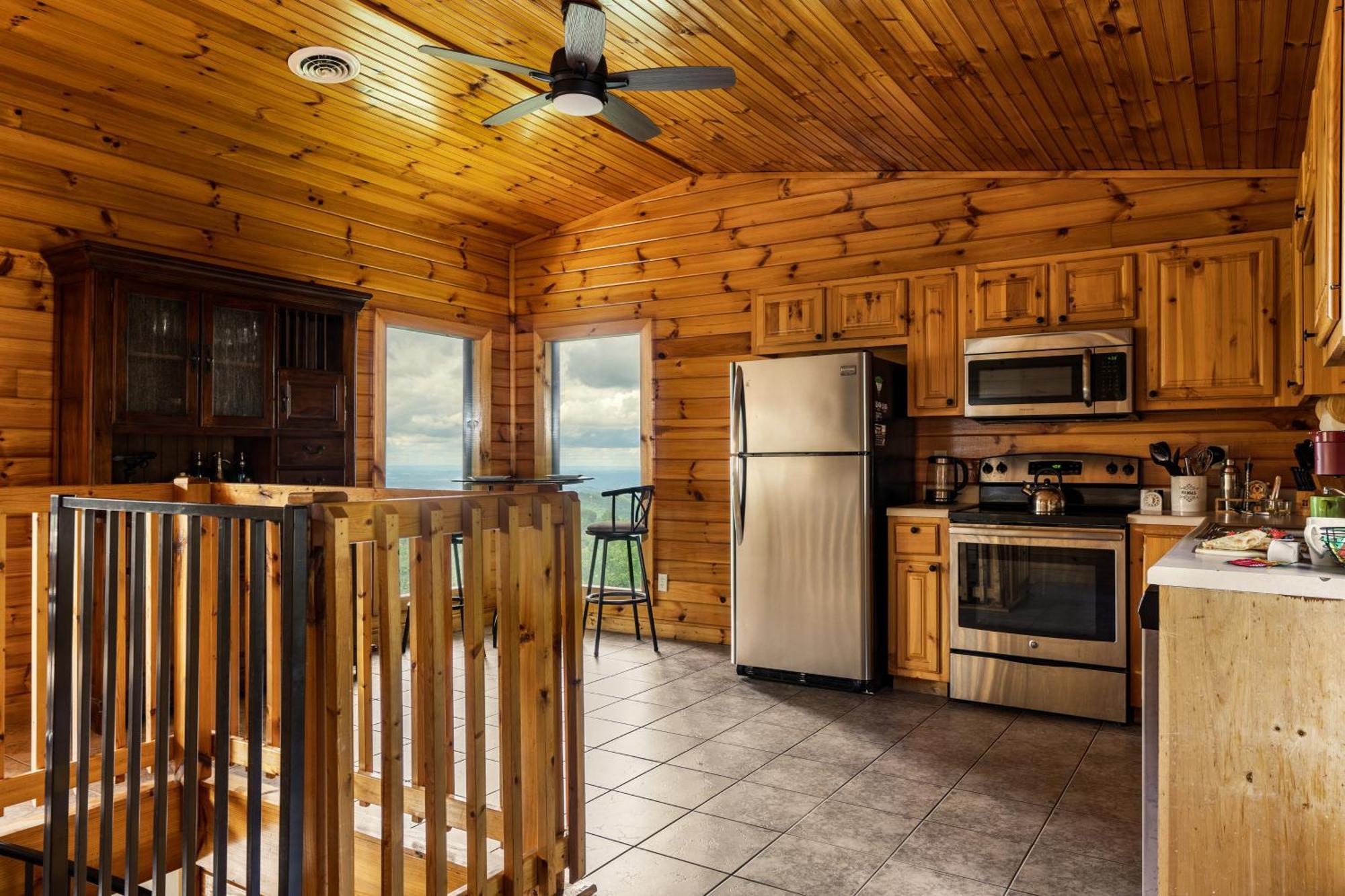 فيلا Elevista - Quaint&Private-Views-Hottub-Pooltable-Bears-3 Clubhouse Pools جاتلينبرج المظهر الخارجي الصورة