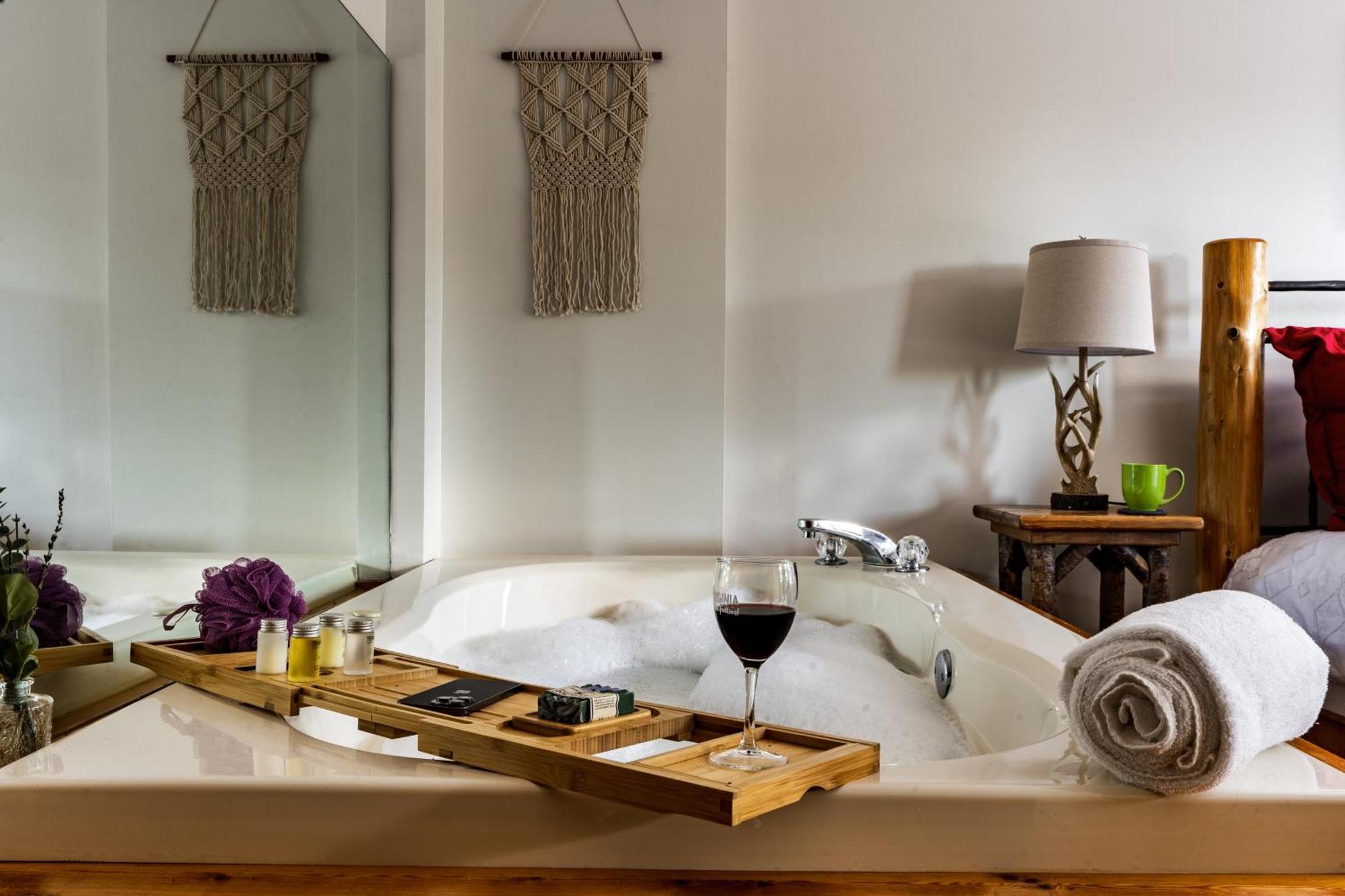 فيلا Elevista - Quaint&Private-Views-Hottub-Pooltable-Bears-3 Clubhouse Pools جاتلينبرج المظهر الخارجي الصورة